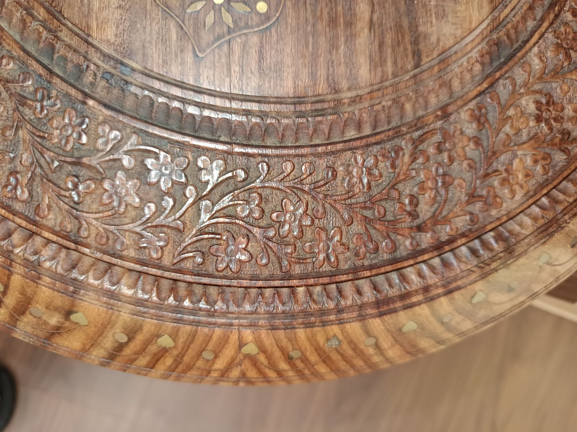 Mesa de apoio de madeira