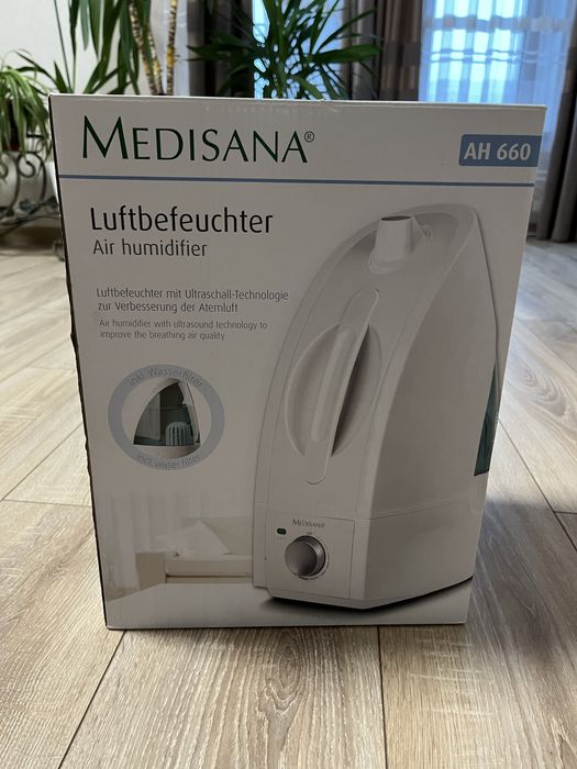 Зволожувач повітря Medisana AH660