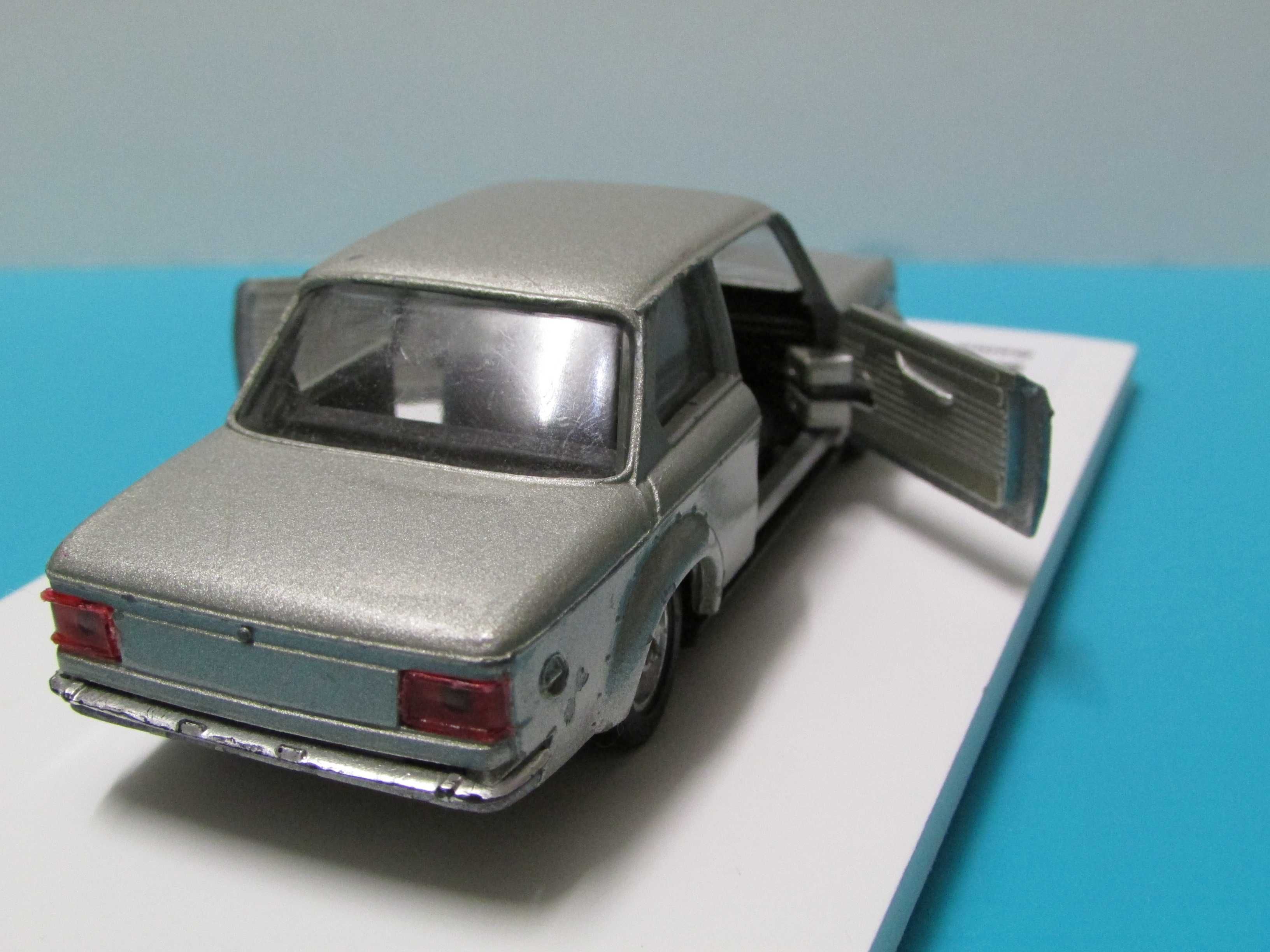 BMW 2002 Turbo (1975) - Miniatura Solido escala 1/43