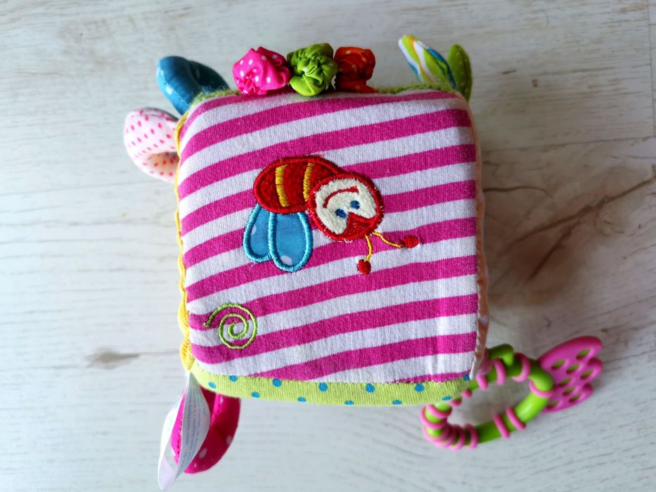 Zabawki niemowlęce zestaw : kostka, grzechotka, zawieszka, piłeczka