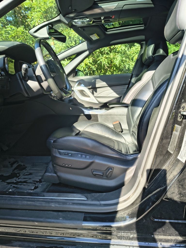 Auto osobowe DS 5