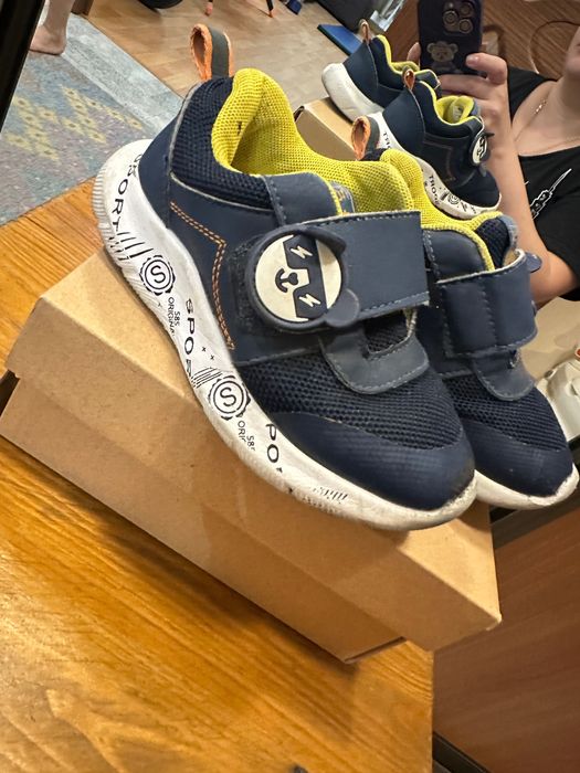 Дитяче взуття віддам за все 500 грн