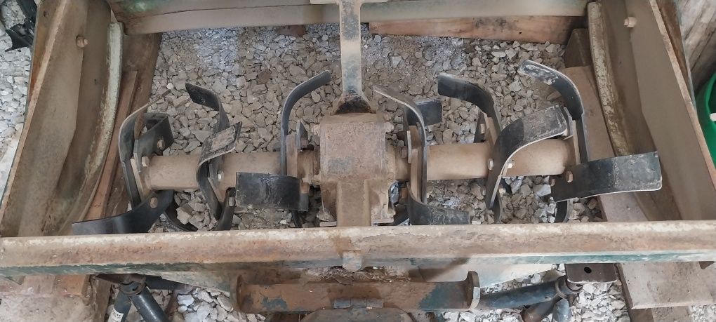 Tractor ferrari com matricula e freze