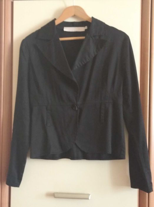 Czarny cienki żakiet