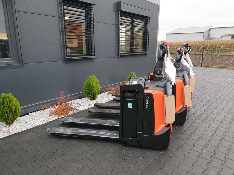 Wózek Toyota LPE200 Nowy 2023r z Podestem Boczna Wymiana, BT LPe220