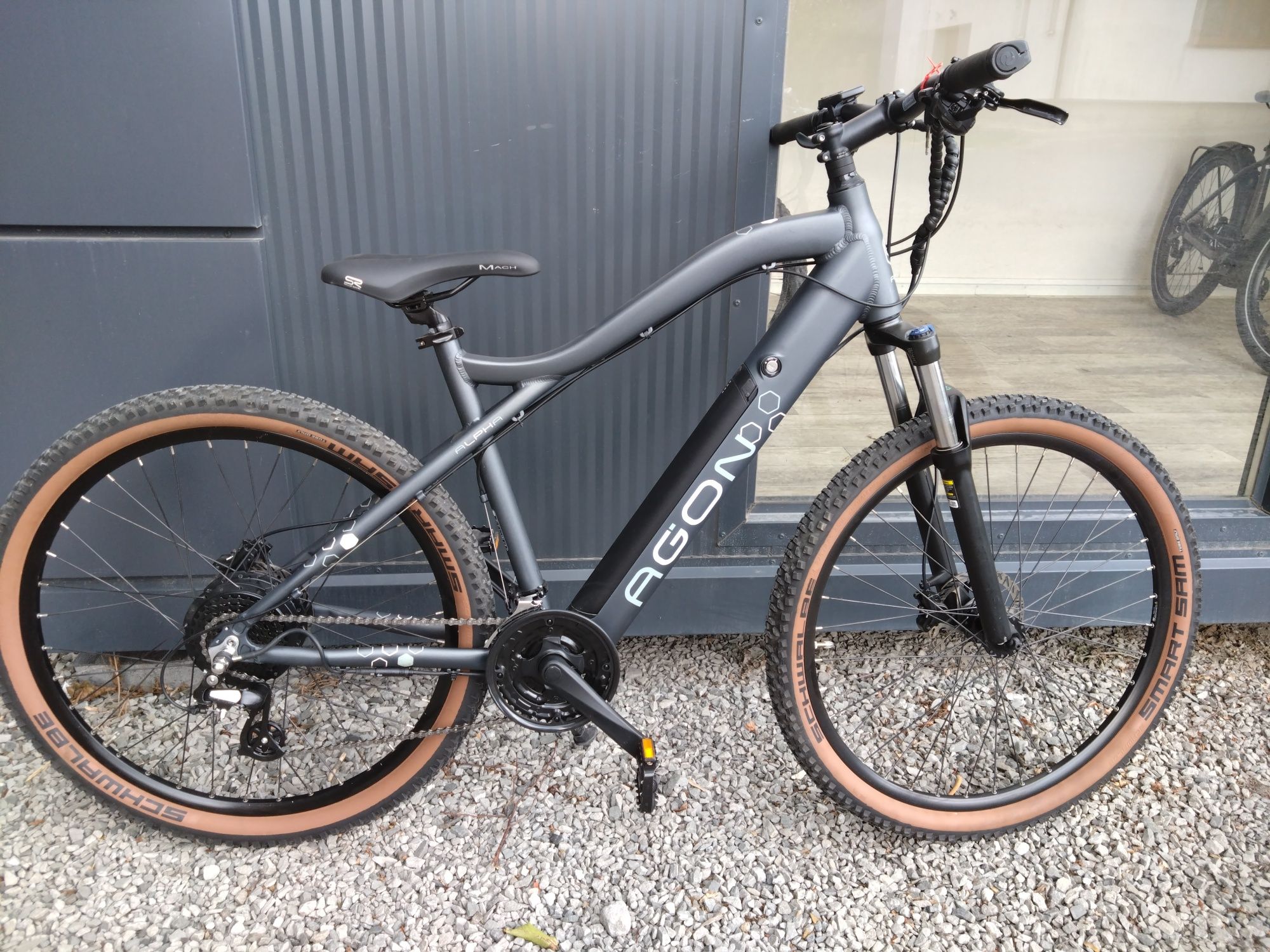 Rower elektryczny Trekking jak nowy Powystawowy