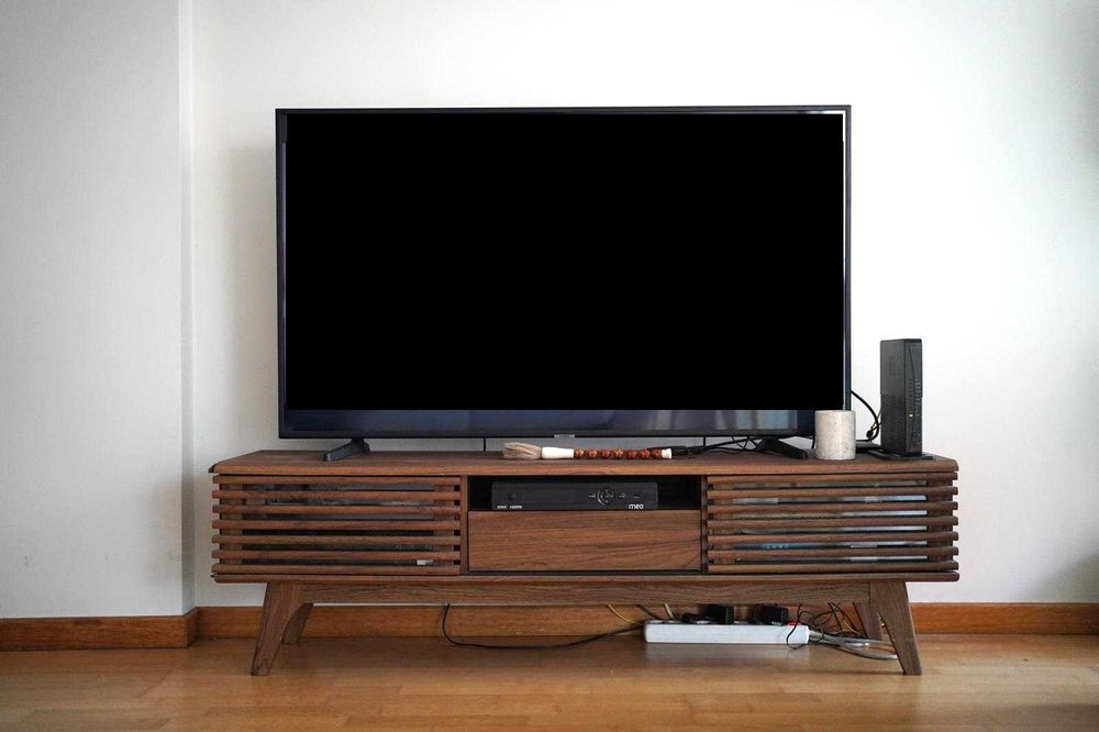 Mesa de TV, DETROIT II, castanho nogueira