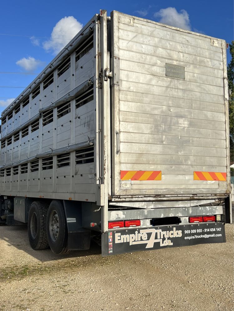 Caixa de Transporte de Animais Vivos