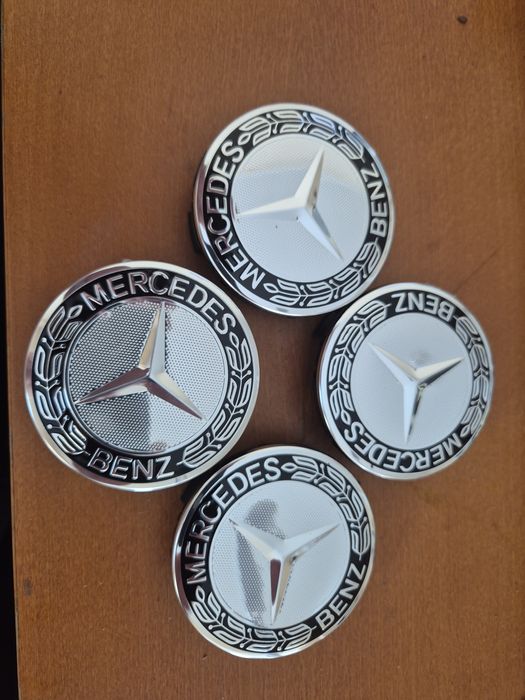 Dekielki kapsle Mercedes czarny wianek 75mm promocja