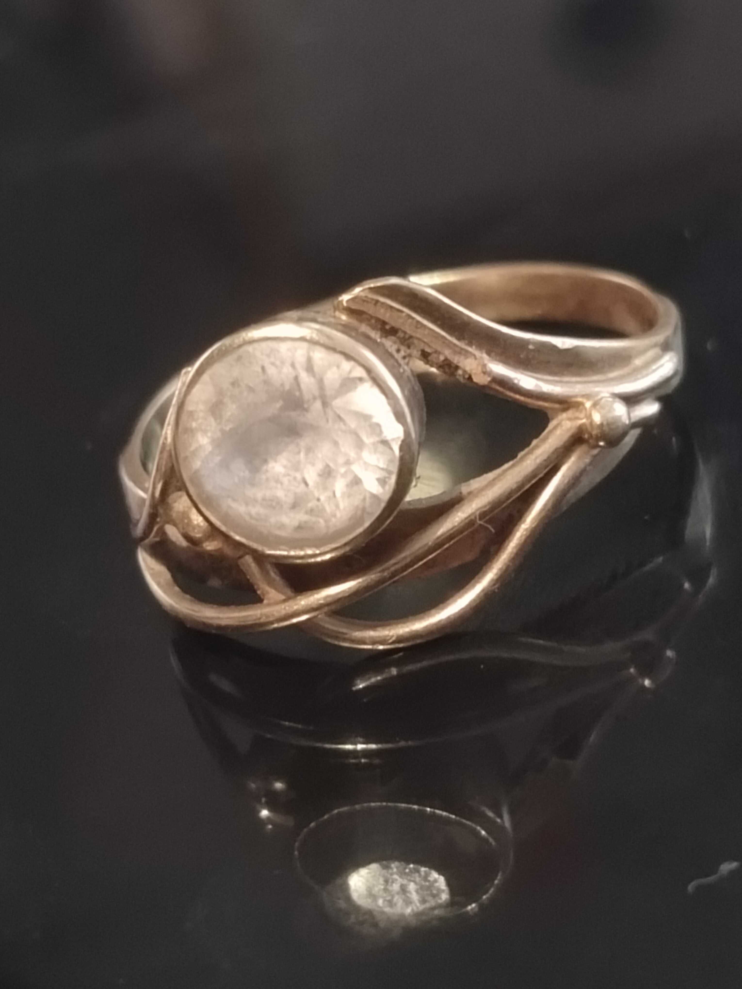 Złoty pierścionek z cyrkonią 585 2,31g PIĘKNY  / Nowy Lombard / Cz-wa