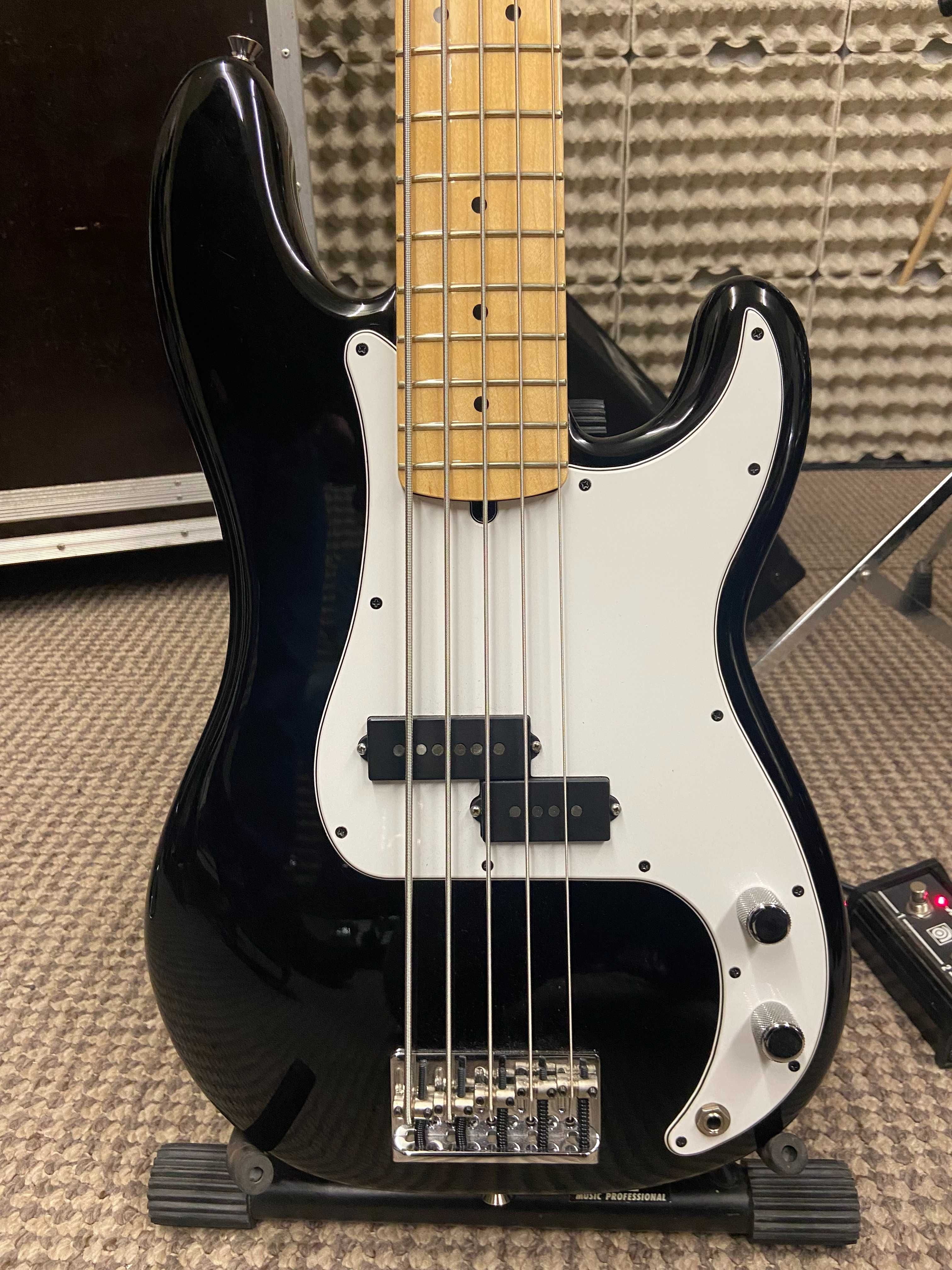 Gitara basowa - Fender American Standard Precision Bass V