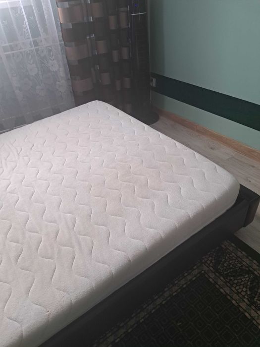 do sprzedania podwójne łóżko