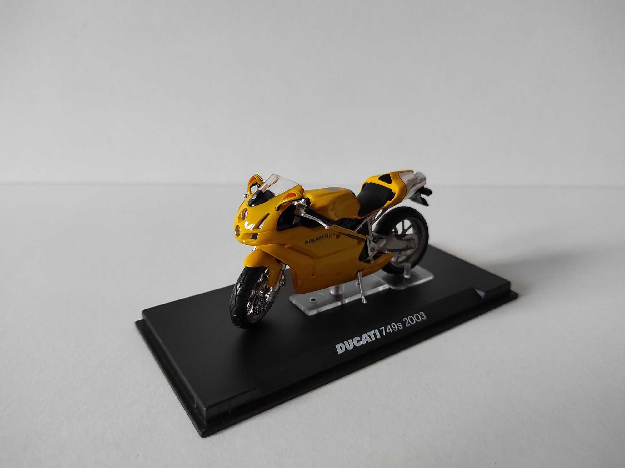 Ducati 749s 2003 Motor Motocykl 1:24