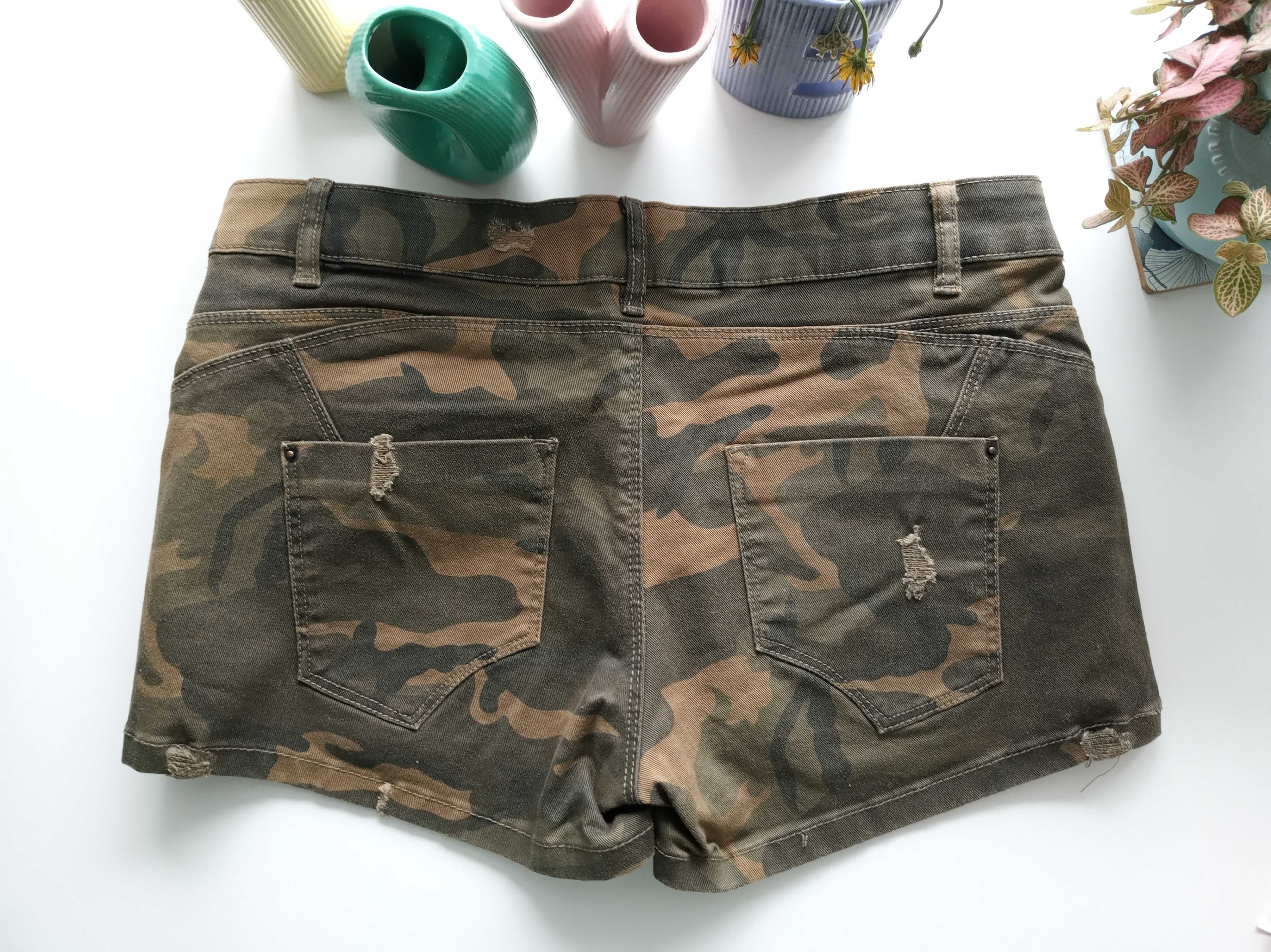 Krótkie spodenki damskie moro M 38 C&A przetarcia szorty