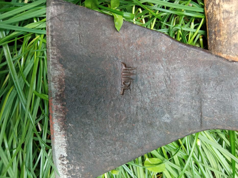 Старинный топорик