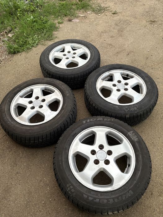 Sprzedam alufelgi 16 z oponami zimowymi 215/60