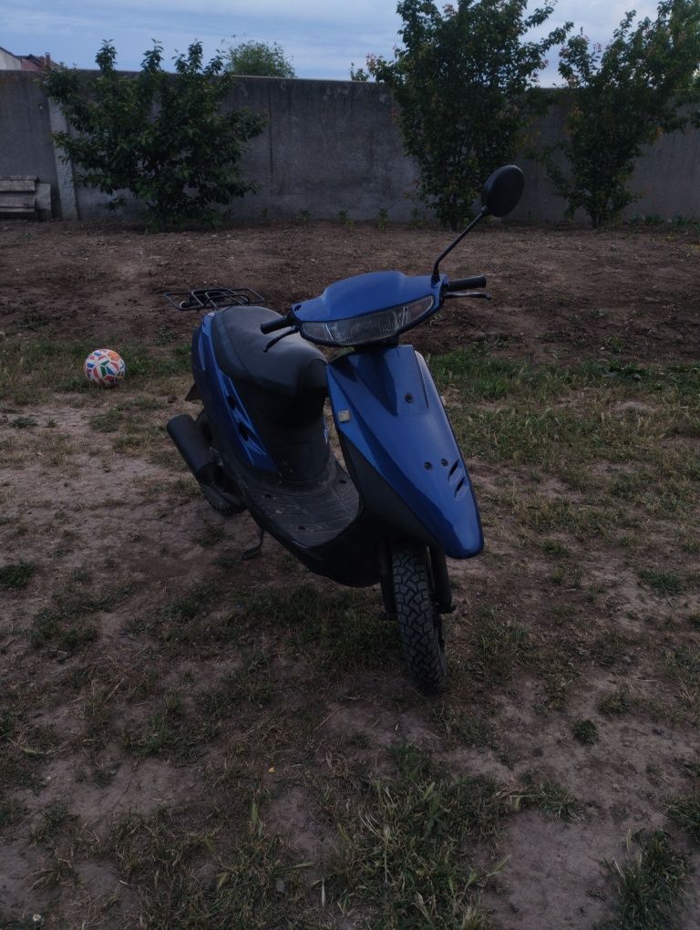 скутер Honda Dio af 27 на ходу