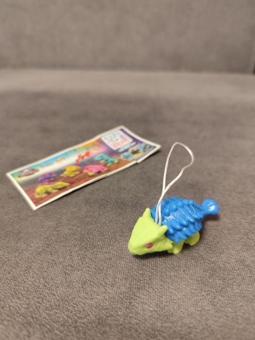 Кіндер динозавр діно брелок мобільна гра