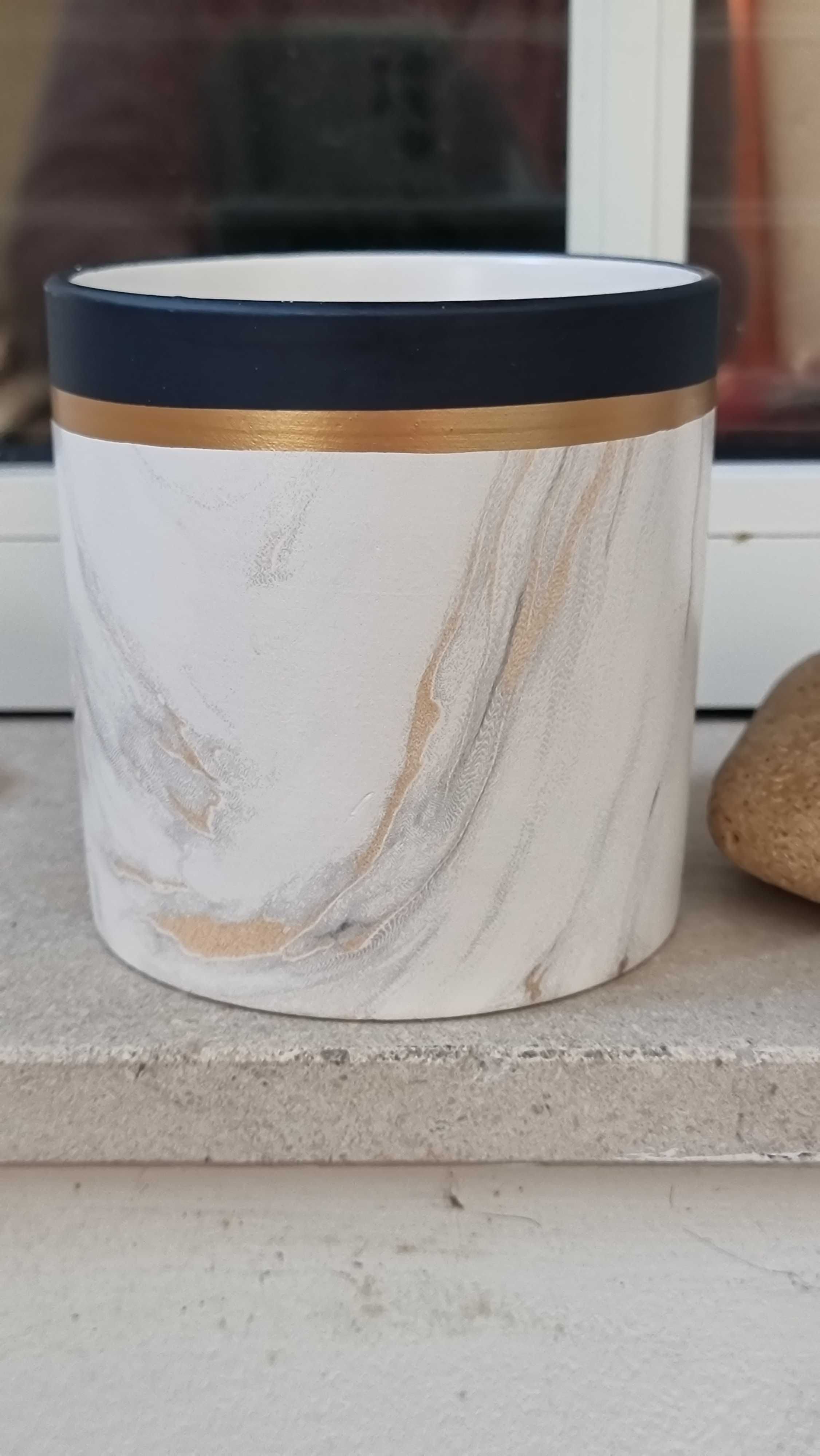 Vaso em louça lindissimo