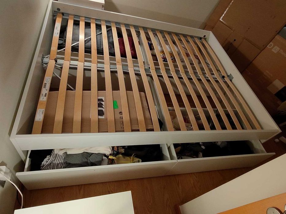 Cama Queen com Colchão