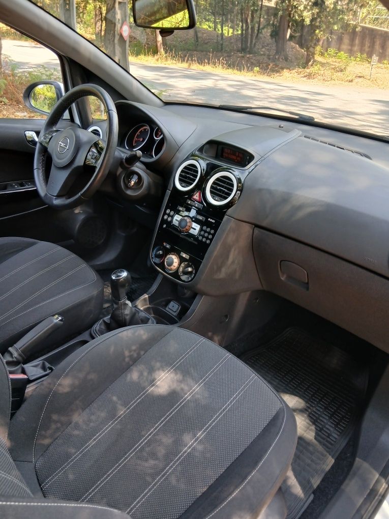 Opel Corsa 1.2 [ com apenas 125 mil km ]