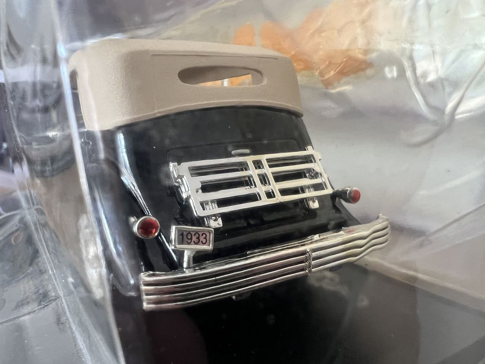 Cadillac Fleetwood 1:32