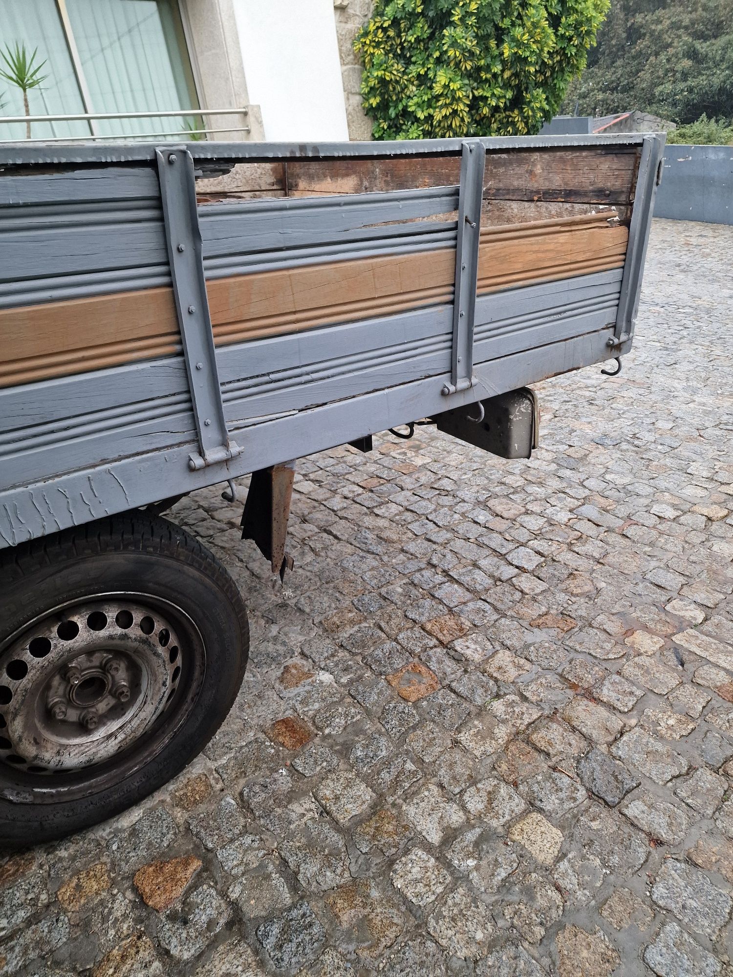 Carrinha caixa aberta ligeira