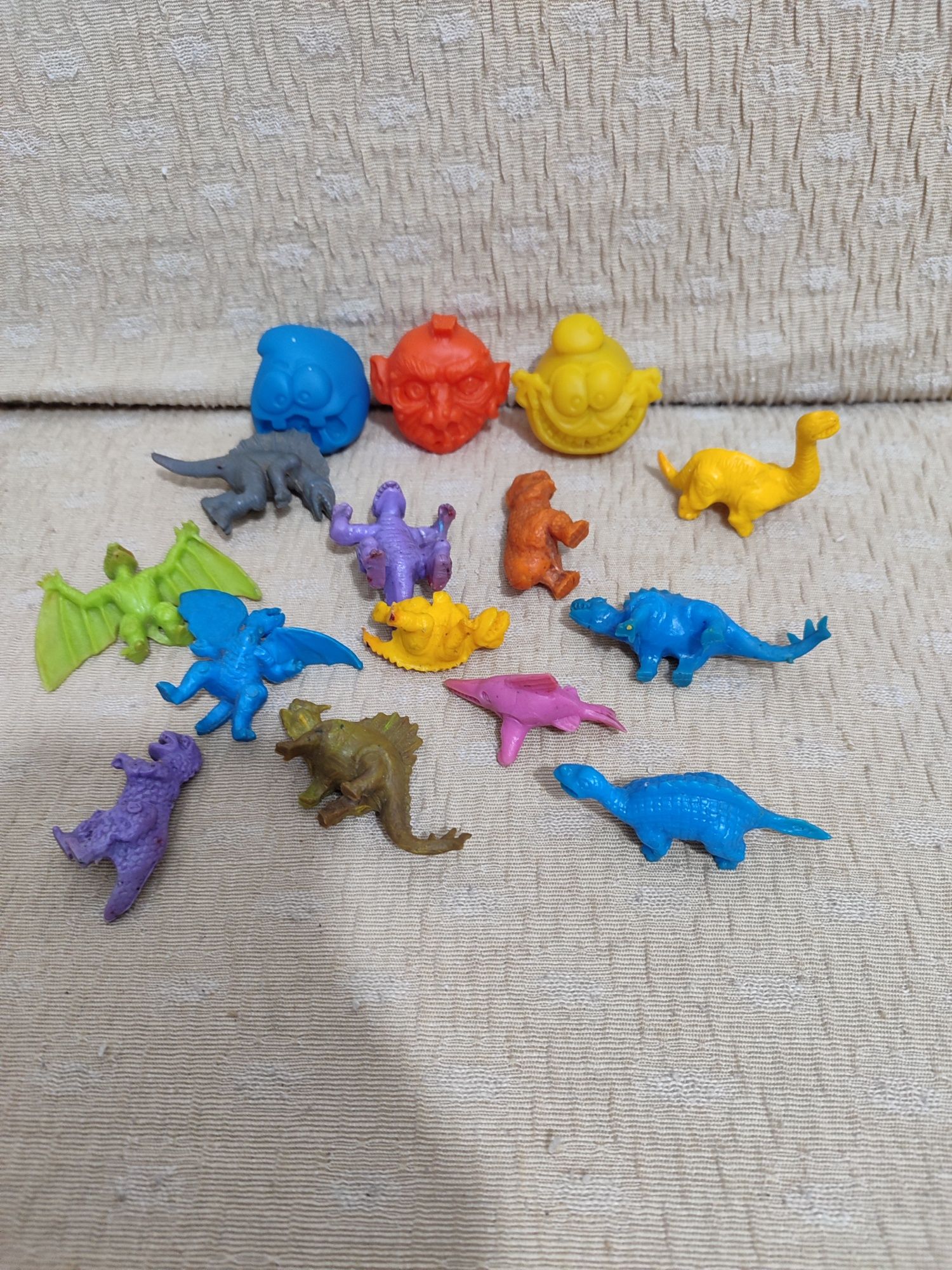 Bisnagas e dinossauros matutano