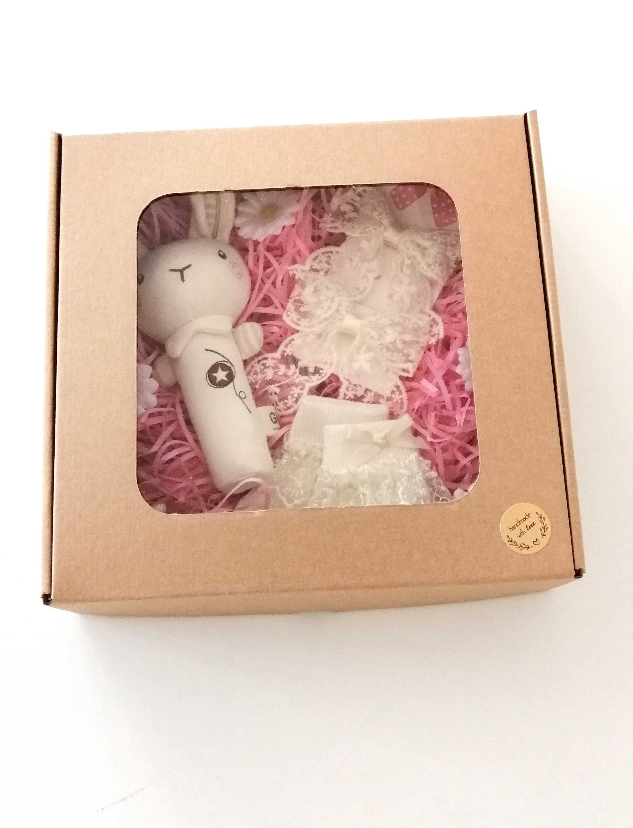 zestaw giftbox dla dziewczynki babyshower prezent różowy upominek