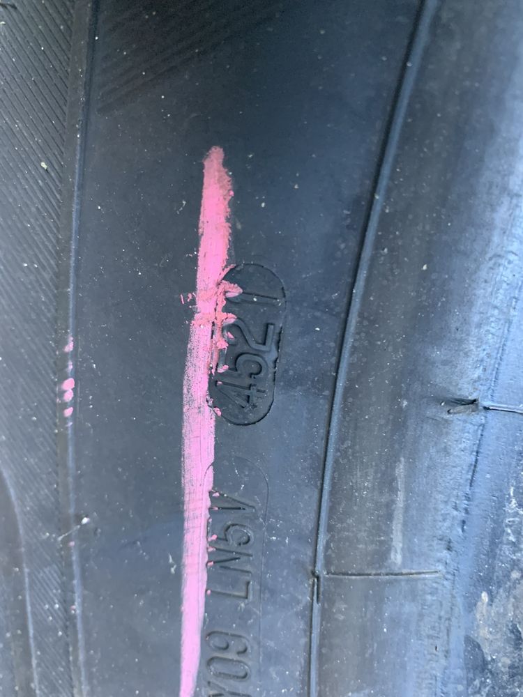 D41. 385/55/22,5 Uniroyal TH40