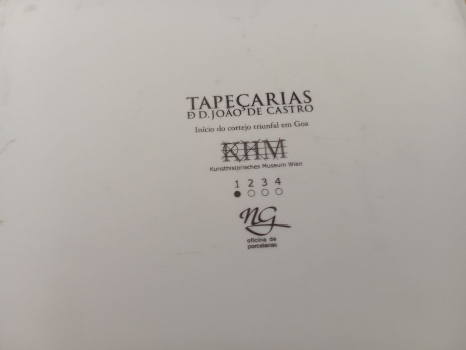 Prato porcelana tapeçarias D João de Castro