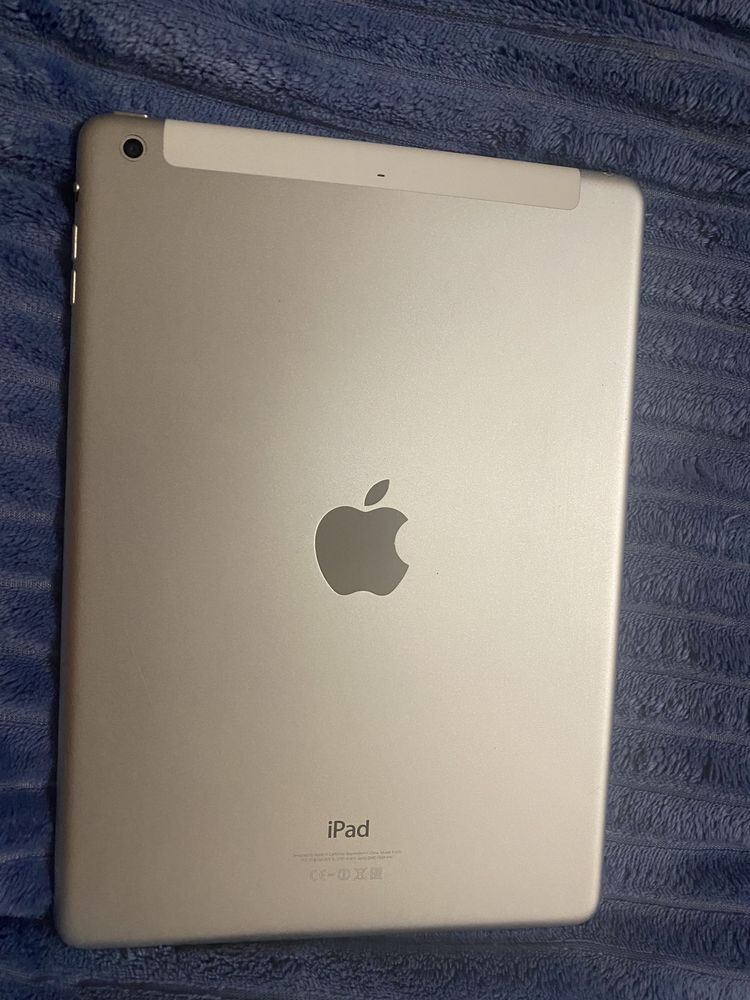 Планшет Apple A1475 iPad Air 16 GB