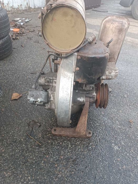 Продам бензиновий двигун.