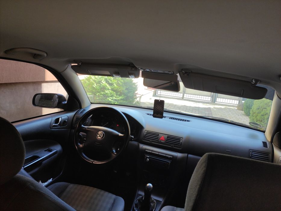 Продам Skoda Octavia Tour 1.6