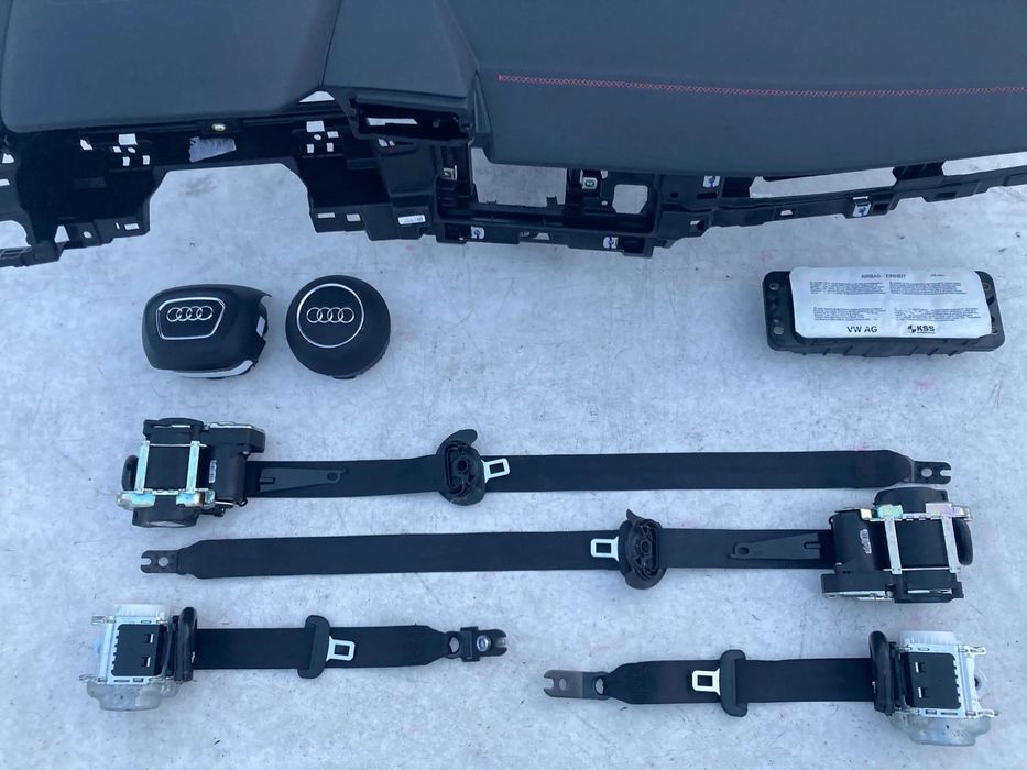 AUDI A3 8Y DESKA KONSOLA KOKPIT PULPIT PÓŁKA PARAPET SZYTA SKÓRA AIRBAG FOTELA W FOTEL PODUSZKI POWIETRZNE KIEROWCY PASAŻERA PASY PAS KURTYNA MIX DESKA ORYGINAŁ NOWA !!!