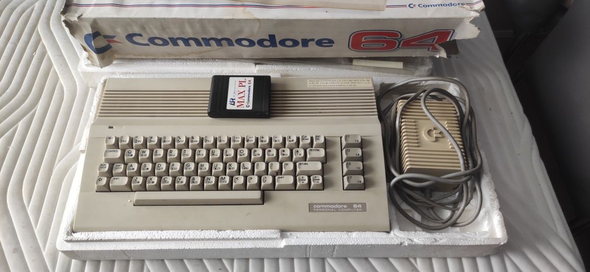 Komputer COMMODORE 64 C64 pudełko oryginalne