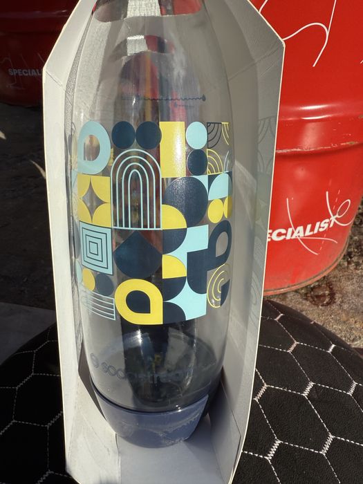 Granatowe butelki Sodastream 2x1L