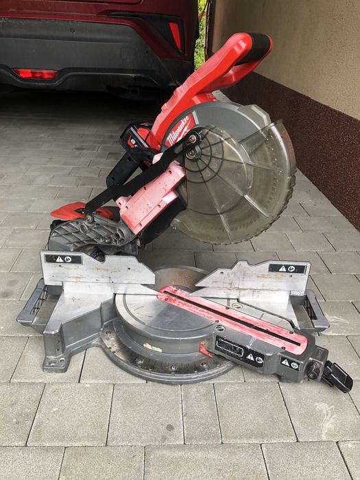 Ukośnica tarczowa Milwaukee M18 FMS 254