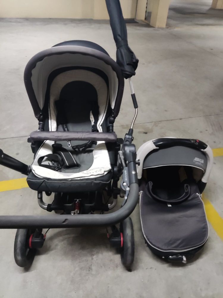 Carrinho de passeio e baby cook