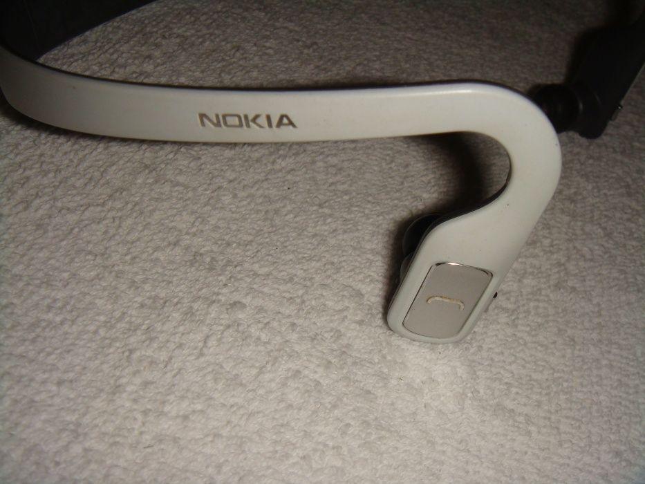 Auriculares Nokia BH-505 Bluetooth Stereo Headset -branco
