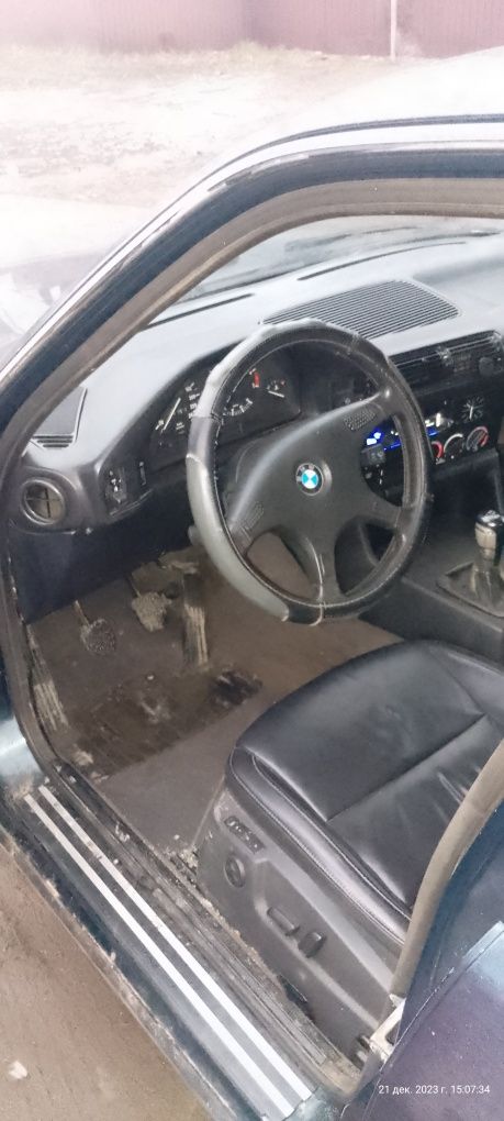 Продам BMW e34 восемьдесят восьмого года