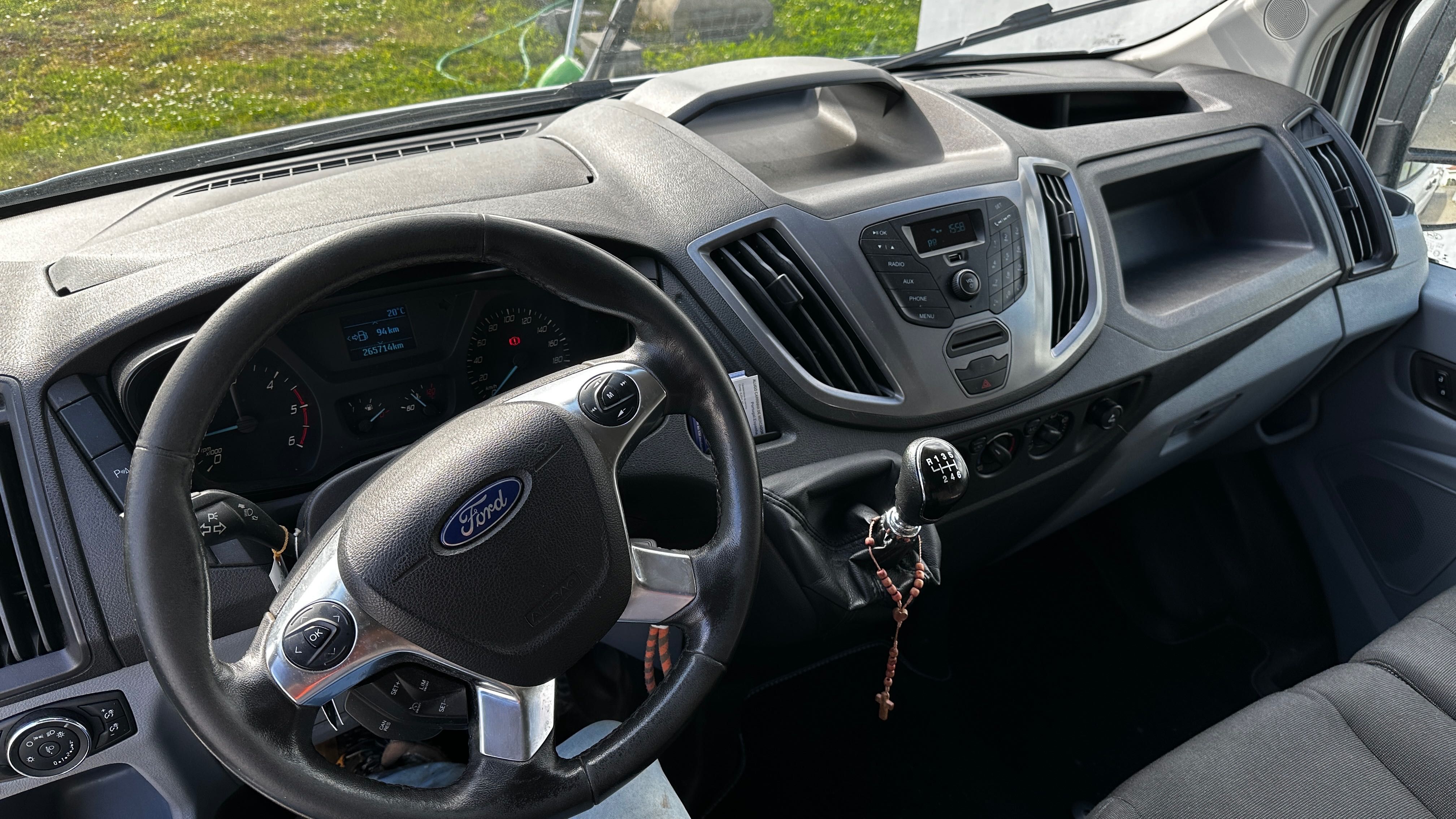 Ford Transit 2017 impecável pronta a trabalhar