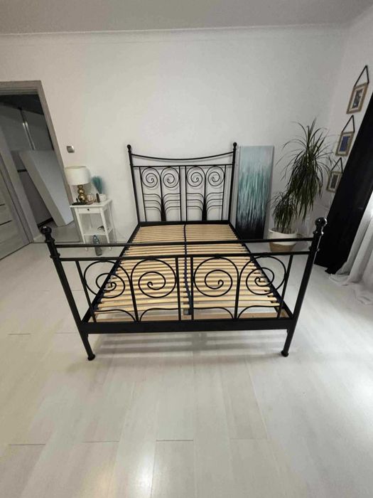 Łóżko solidne metalowe czarne +materac 140