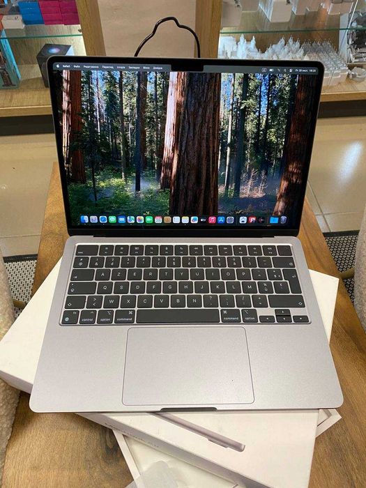 Ноутбук Apple MacBook Air 13,6" M3 16/256GB Space Gray (MC8G4) 2024