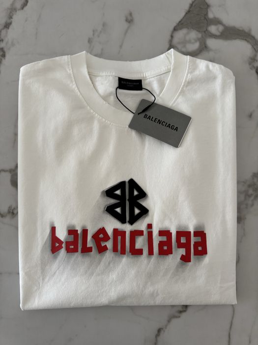Tshirt balenciaga novas