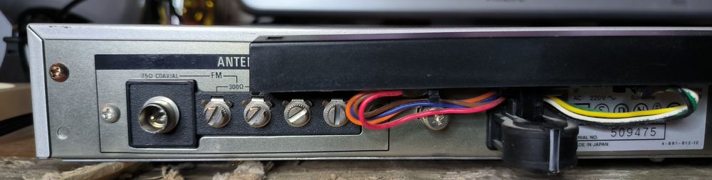 Tuner cyfrowy Sony ST-JX44L