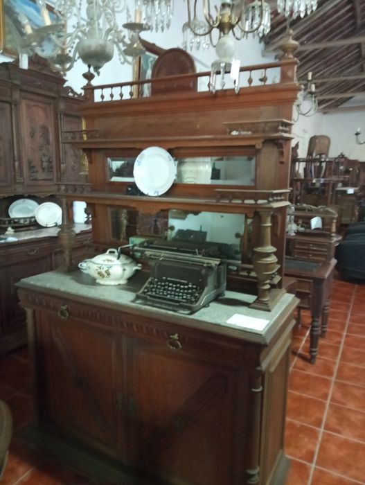 Recheio de loja de antiguidades