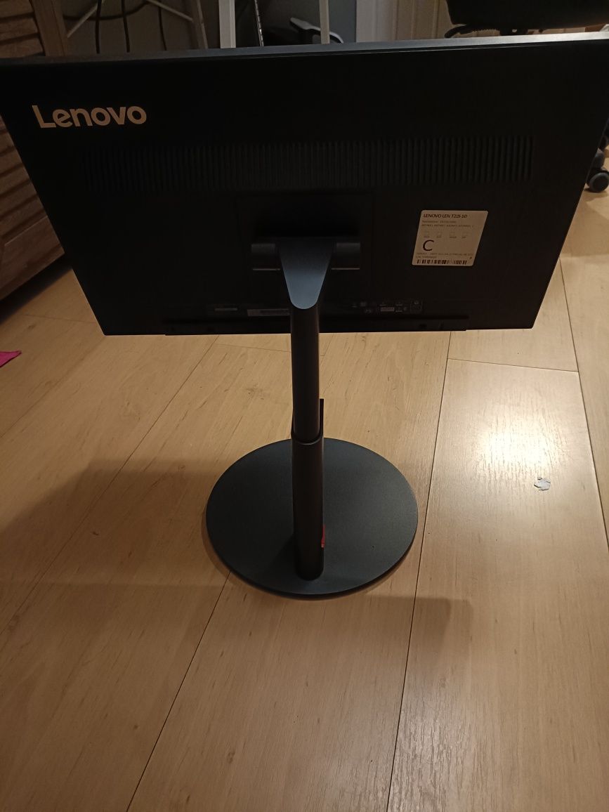 Monitor Lenovo -ThinkVision