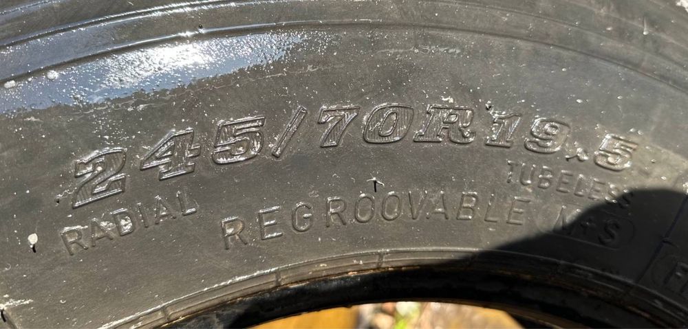 Шины б у 245/70R19.5 DUNLOP  прицеп