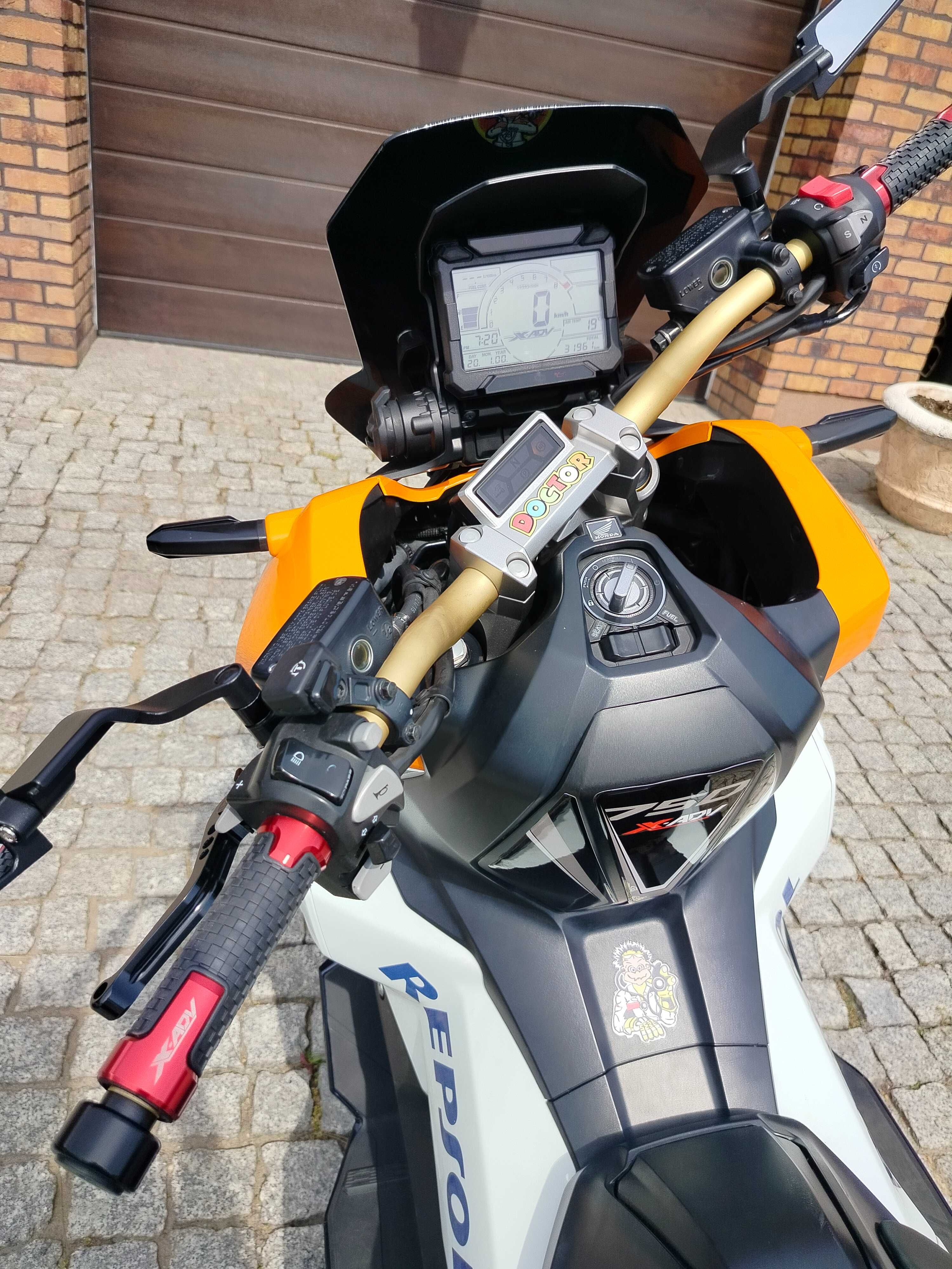 Honda XADV-750  Repsol Limited Edition Arrow T-max 530 Forza